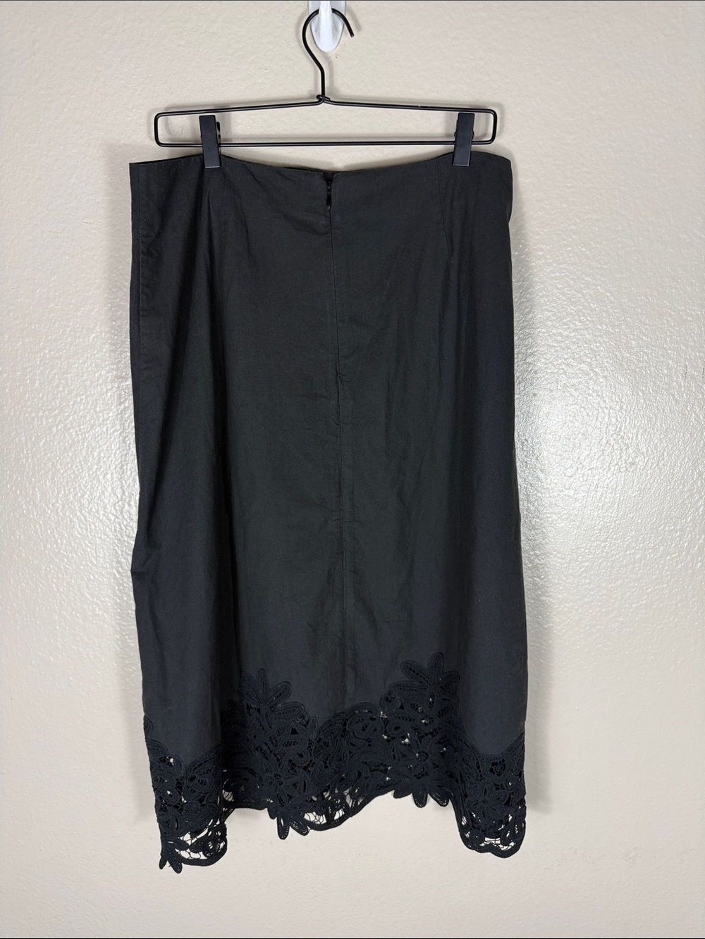 Sezane Tesya Skirt in Black - Picture 4 of 7